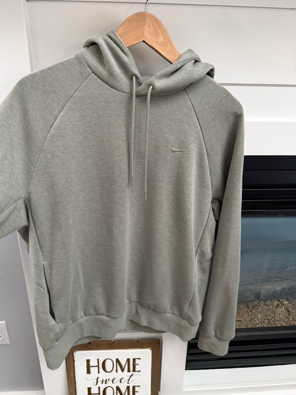 Nike dri-fit Men's Olive Green Pullover Hoodie size Medium trending